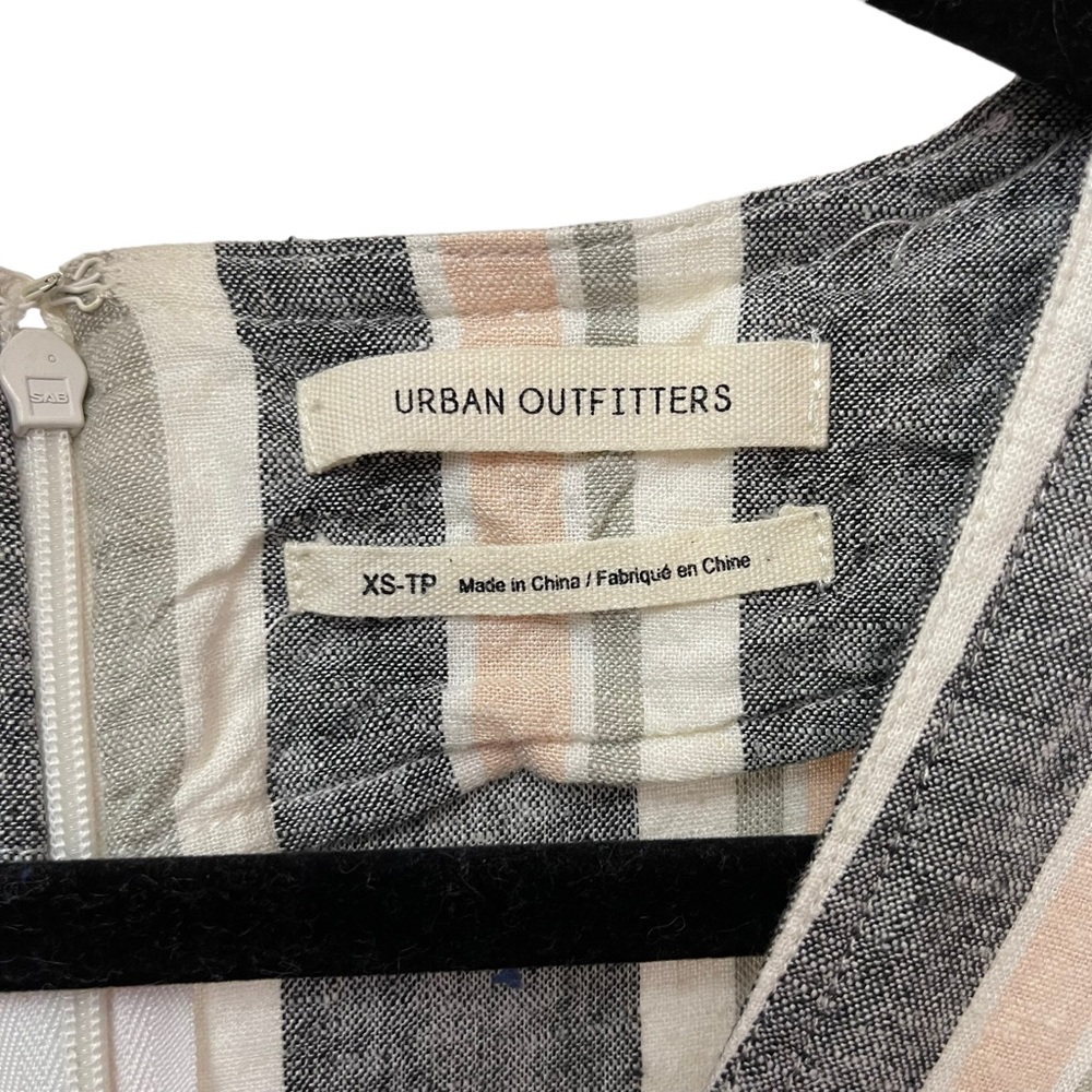Urban Outfitters Linen striped surplice button Jumpsuit womens size XS - Picture 15 of 16